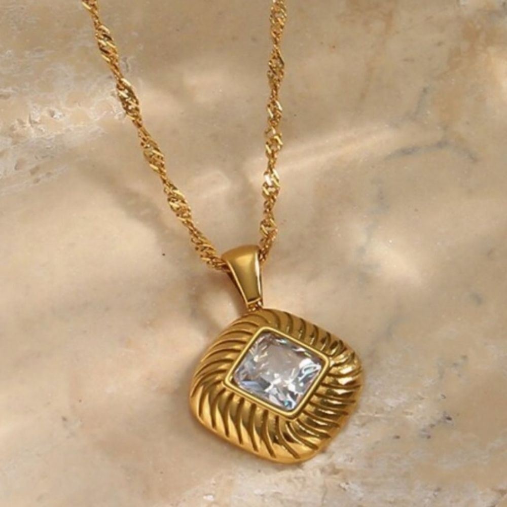 Zircon Vintage Diamond Textured Pendant Necklace 18K Gold Plated Stainless Steel
